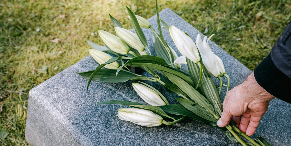8 Tips for Writing a Meaningful Eulogy