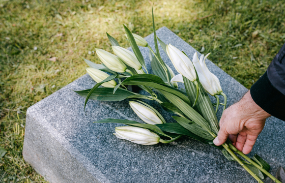 8 Tips for Writing a Meaningful Eulogy